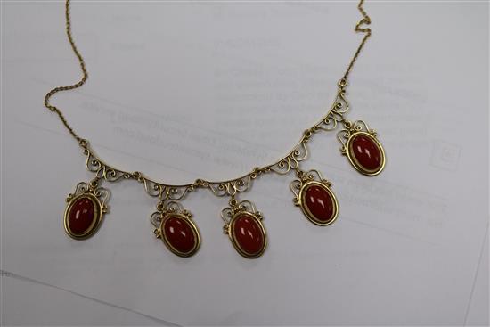 A 20th century Italian 12ct gold and oval cabochon coral set drop fringe necklace, approx. 44cm.